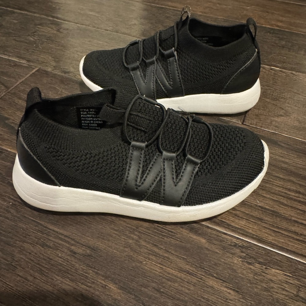 Weissman hip hop shoes- girls size 11
